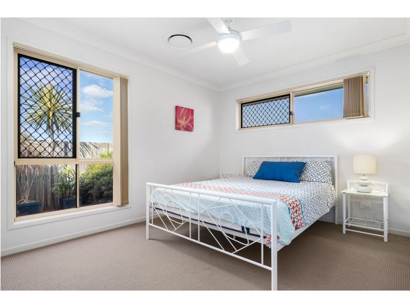 16 Lilly Crescent, Kallangur QLD 4503