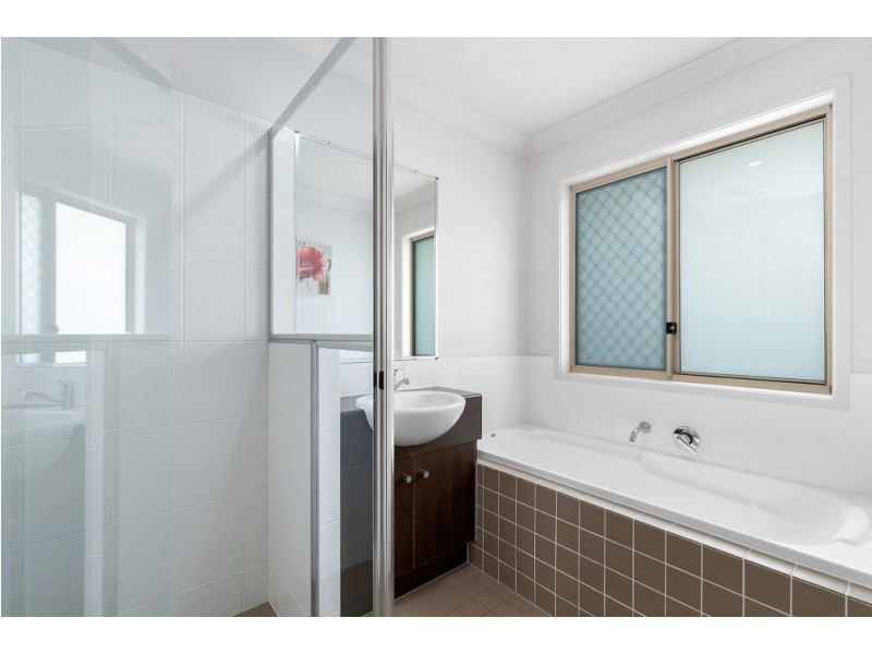 16 Lilly Crescent, Kallangur QLD 4503