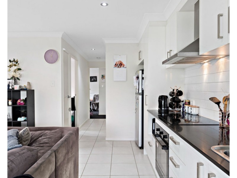 27b Lorikeet Parade, Dakabin QLD 4503