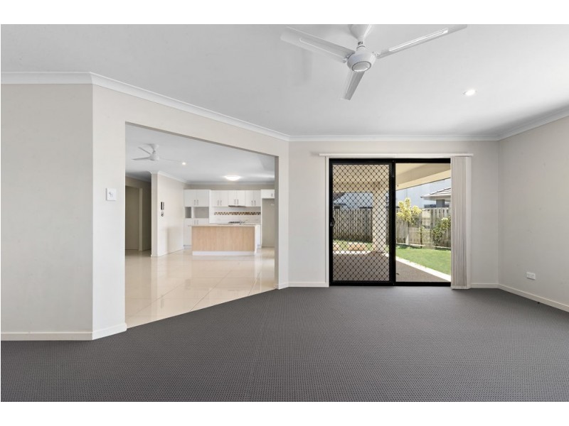 32 Diane Parade, Kallangur QLD 4503