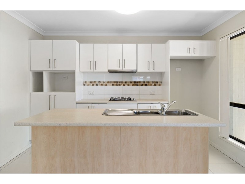 32 Diane Parade, Kallangur QLD 4503