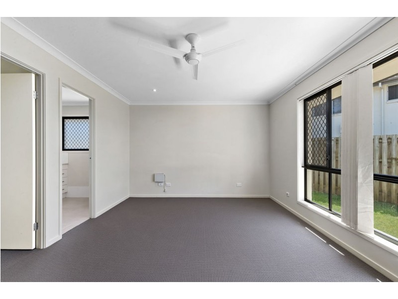 32 Diane Parade, Kallangur QLD 4503