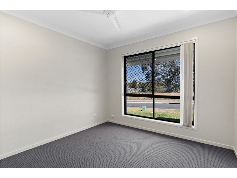 32 Diane Parade, Kallangur QLD 4503