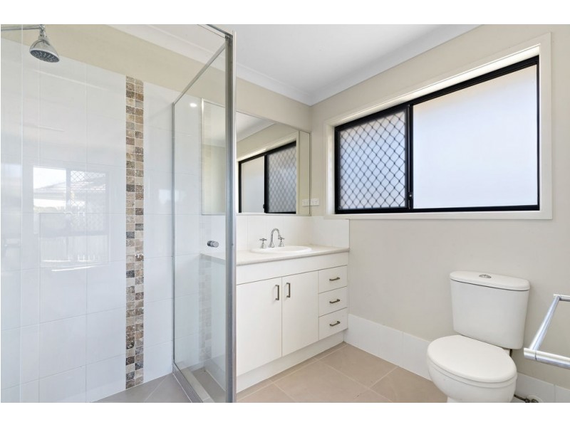 32 Diane Parade, Kallangur QLD 4503