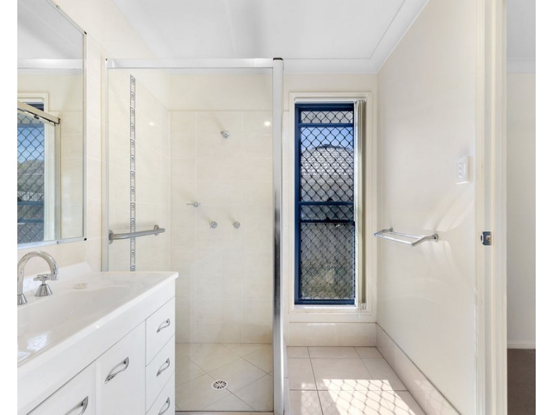 15 Desmond St, Narangba QLD 4504