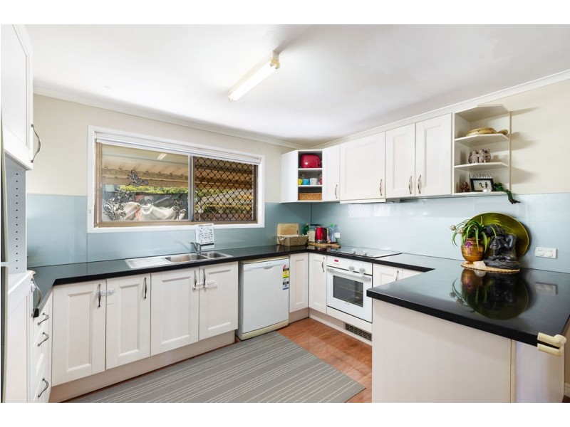 1 Ian Court, Kallangur QLD 4503
