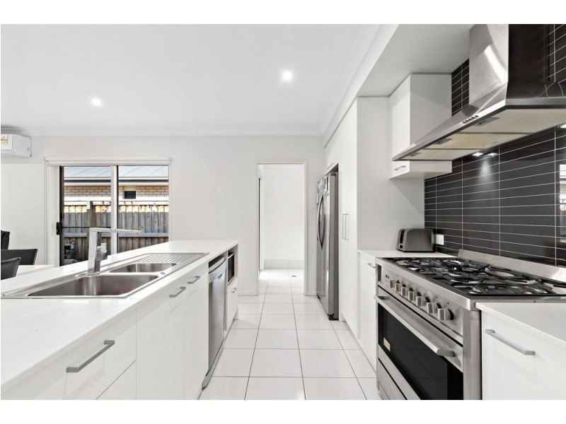 49 Campbell Drive, Mango Hill QLD 4509