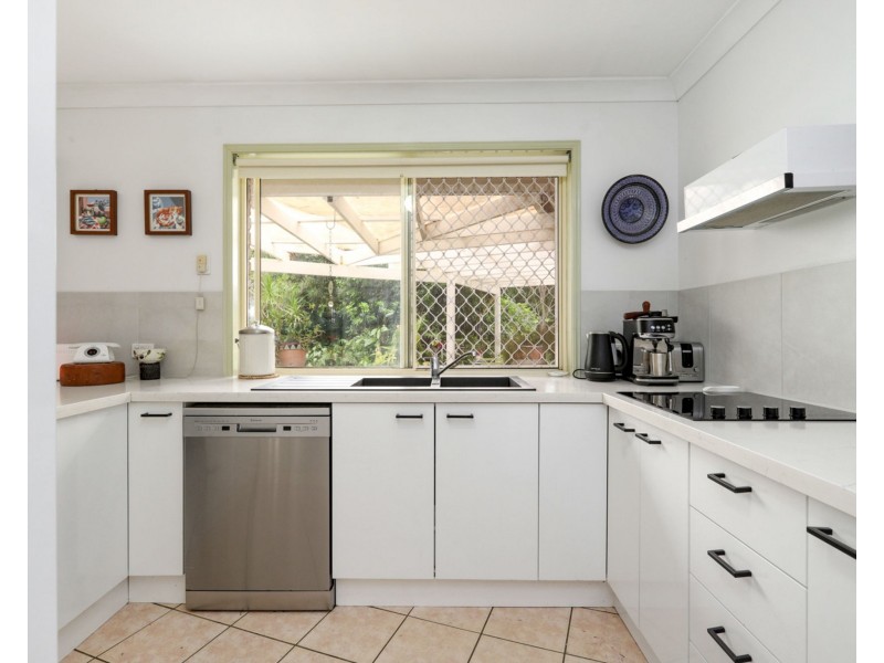 6 Hallett Crescent, Elimbah QLD 4516