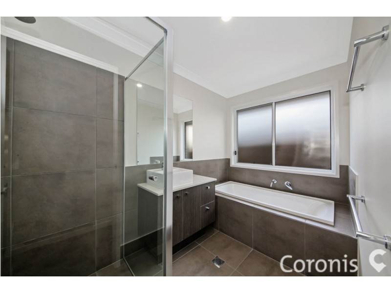18 Promenade Circuit, Rothwell QLD 4022