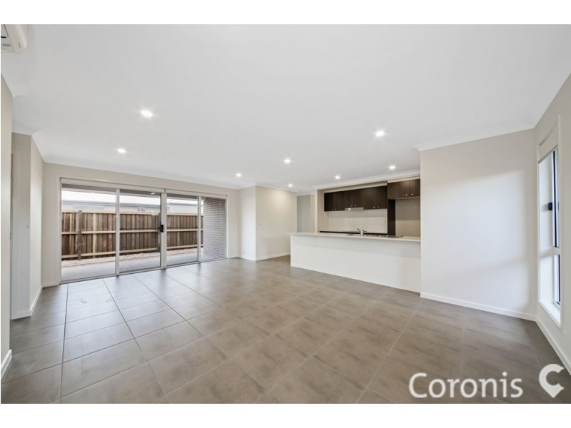 18 Promenade Circuit, Rothwell QLD 4022