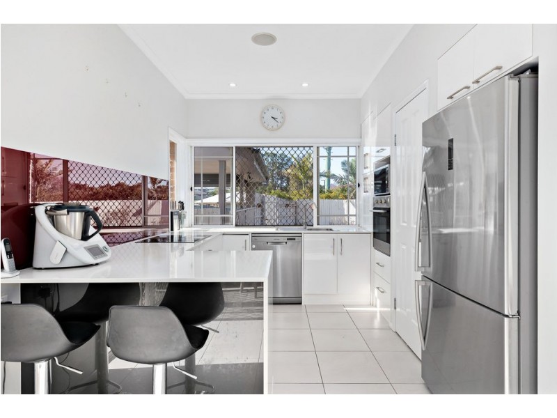 1 Goshawk Drive, Kallangur QLD 4503