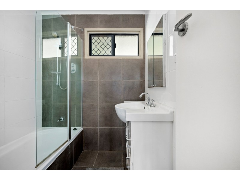 2 Windsor Street, Margate QLD 4019