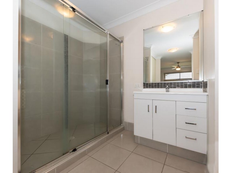 9 Roland Court, Kallangur QLD 4503