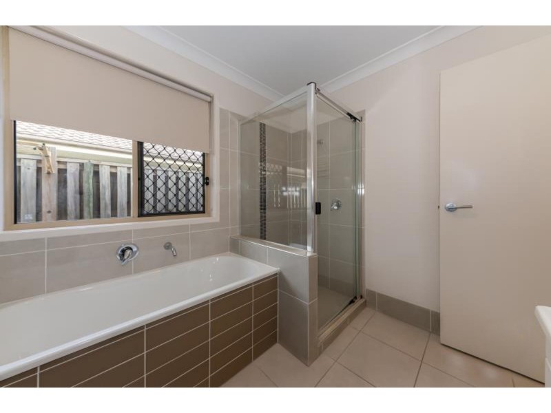 9 Roland Court, Kallangur QLD 4503