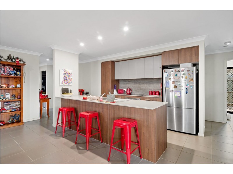 9 Melville Parade, North Lakes QLD 4509