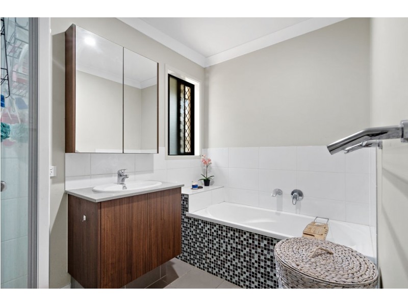 9 Melville Parade, North Lakes QLD 4509