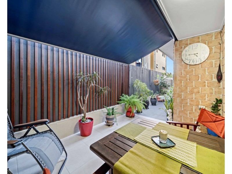 4/11 Georgina Street, Woody Point QLD 4019
