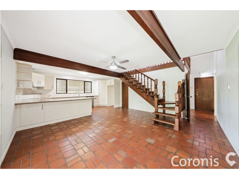 11 Dame Pattie Court, Newport QLD 4020