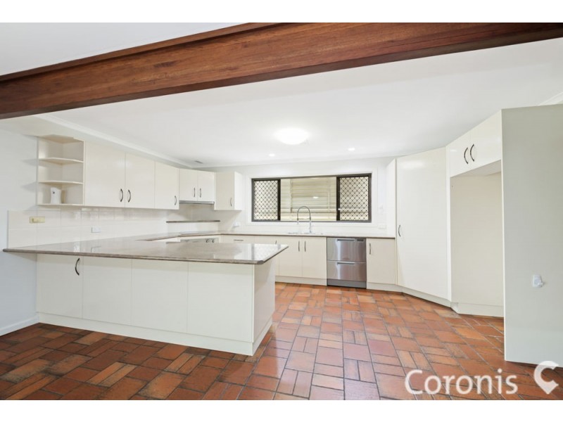 11 Dame Pattie Court, Newport QLD 4020