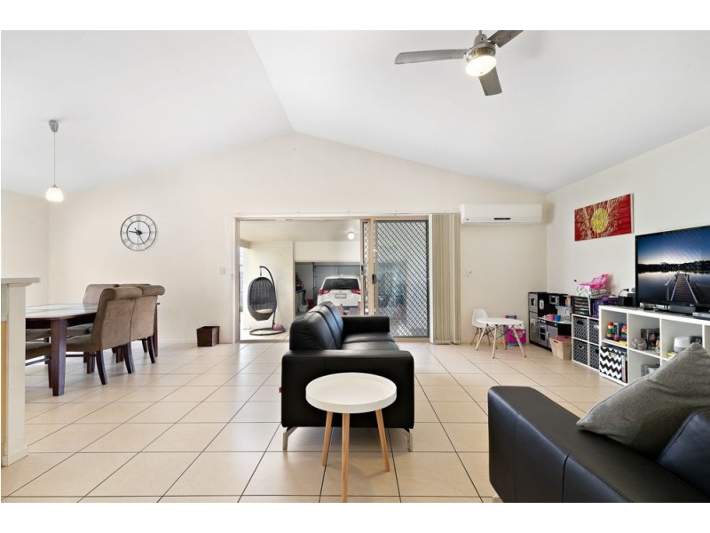 22 Pinnock Crescent, North Lakes QLD 4509