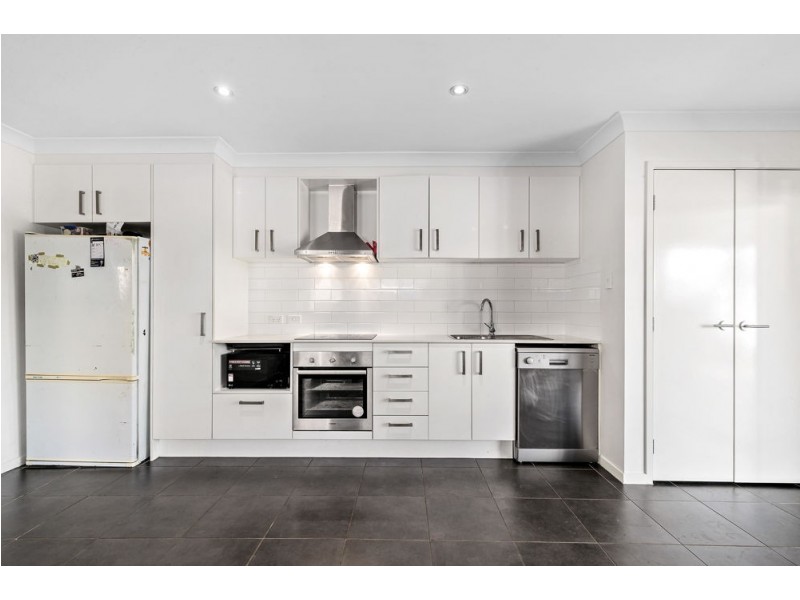33 Lorikeet Parade, Dakabin QLD 4503