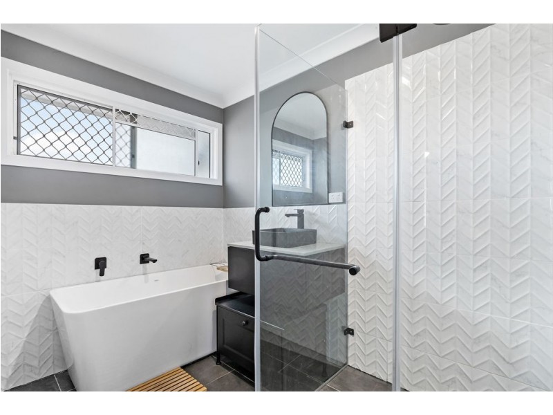 17 Hurrell Street, Clontarf QLD 4019