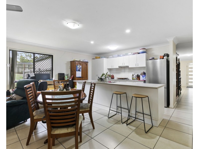 6 Crestwood Court, Kurwongbah QLD 4503