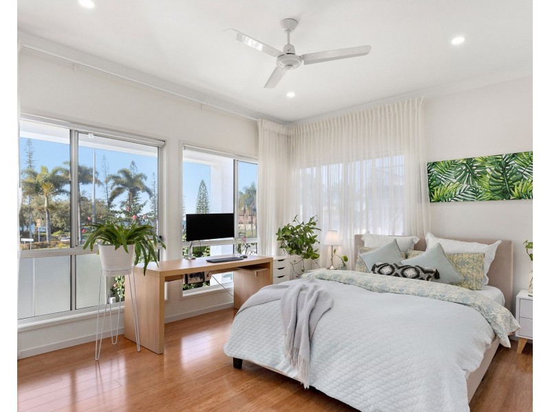 3 Marine Parade, Redcliffe QLD 4020