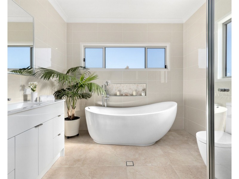 3 Marine Parade, Redcliffe QLD 4020