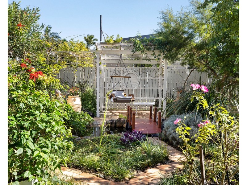 3 Marine Parade, Redcliffe QLD 4020