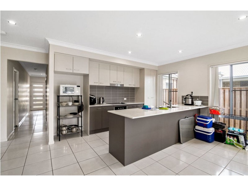 9 Japoon Street, North Lakes QLD 4509