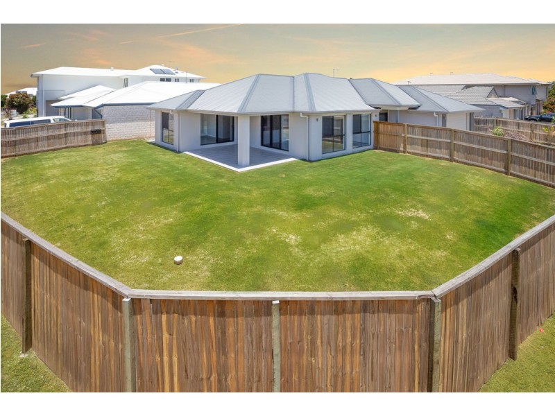 32 Braxlaw Cres, Dakabin QLD 4503