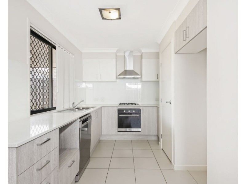 32 Madison Avenue, North Lakes QLD 4509