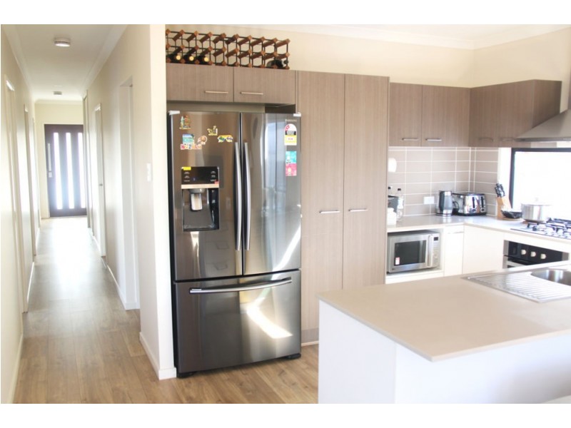 35 Attenborough Circuit, North Lakes QLD 4509