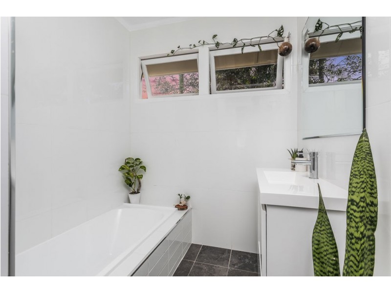 20 Crest Street, Kallangur QLD 4503