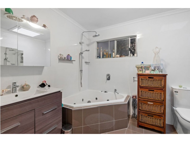 8 Elna Court, Deception Bay QLD 4508