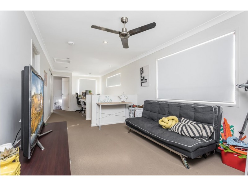 72 Mapleton Drive, North Lakes QLD 4509