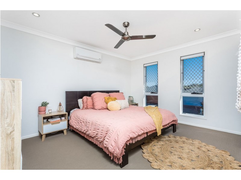 72 Mapleton Drive, North Lakes QLD 4509