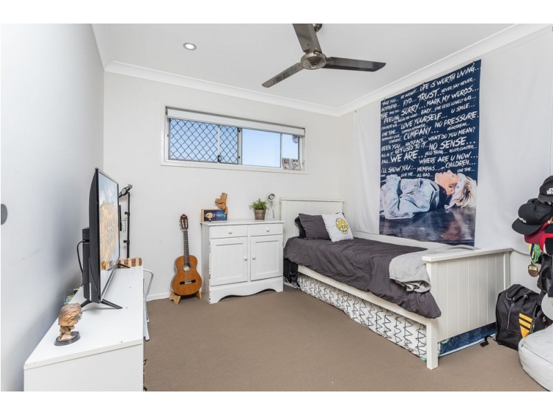 72 Mapleton Drive, North Lakes QLD 4509