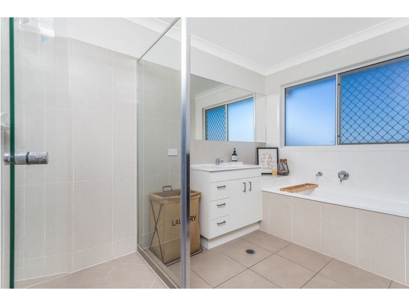 72 Mapleton Drive, North Lakes QLD 4509