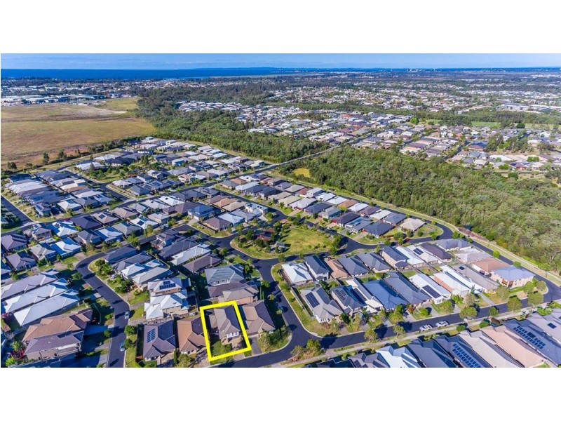 72 Mapleton Drive, North Lakes QLD 4509