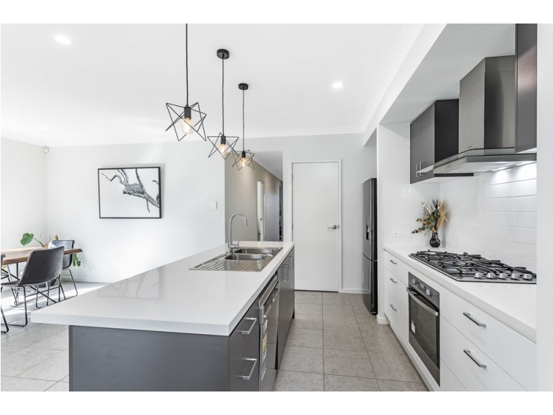 40 Benham Ave, Kallangur QLD 4503