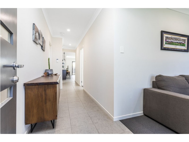 40 Benham Ave, Kallangur QLD 4503