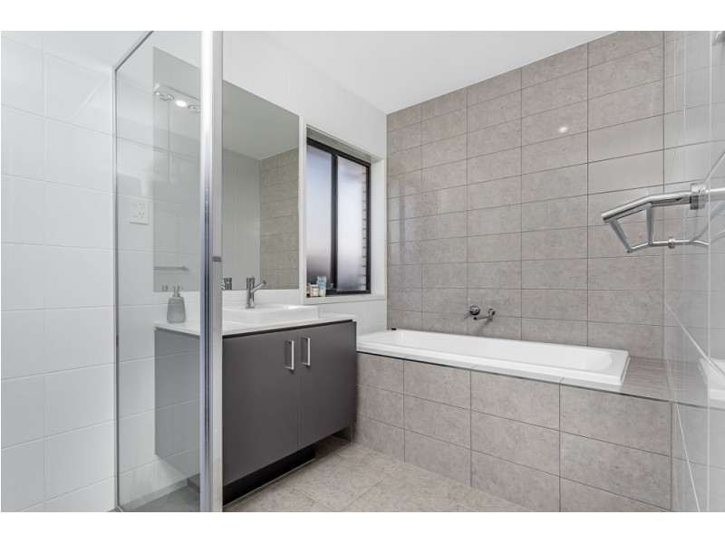 40 Benham Ave, Kallangur QLD 4503