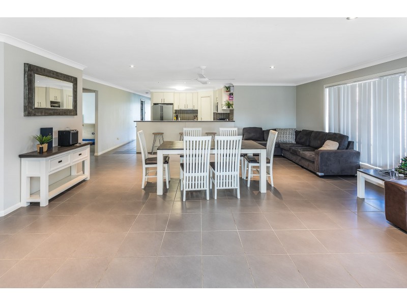 8 Gatsby Court, Kallangur QLD 4503