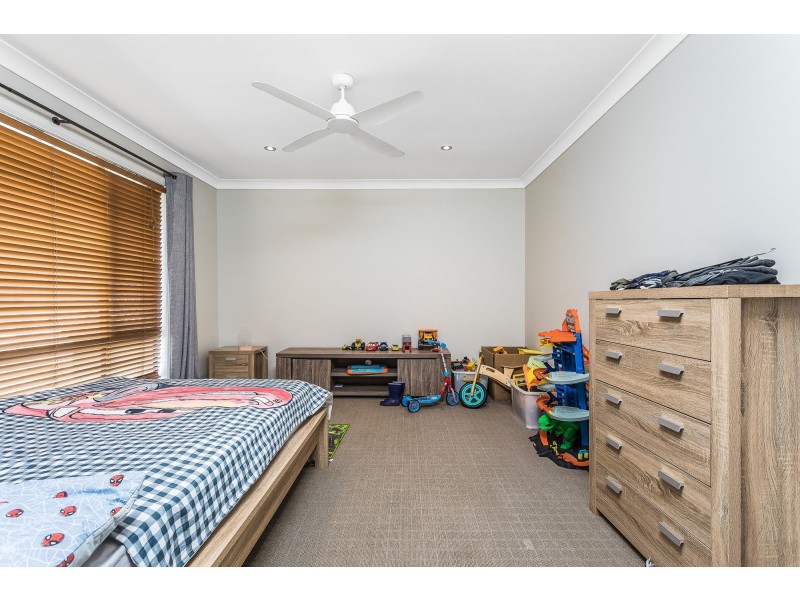 8 Gatsby Court, Kallangur QLD 4503