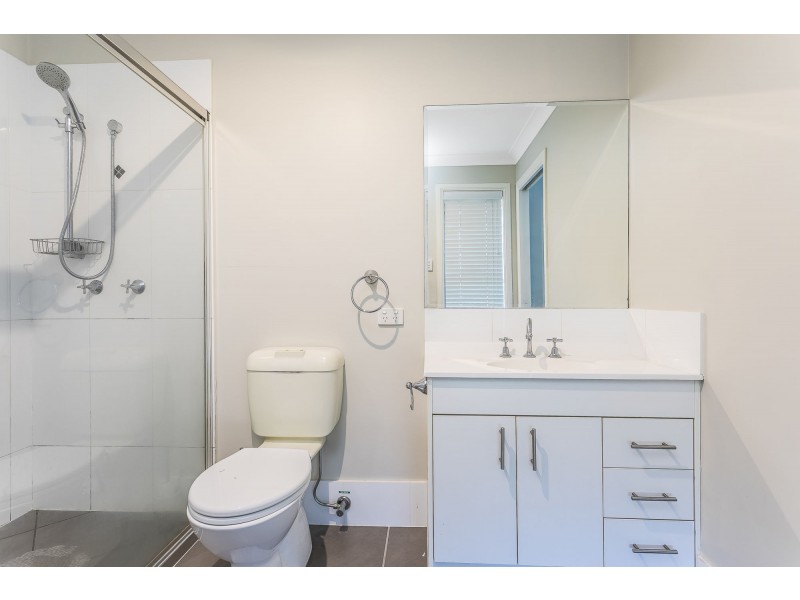 8 Gatsby Court, Kallangur QLD 4503