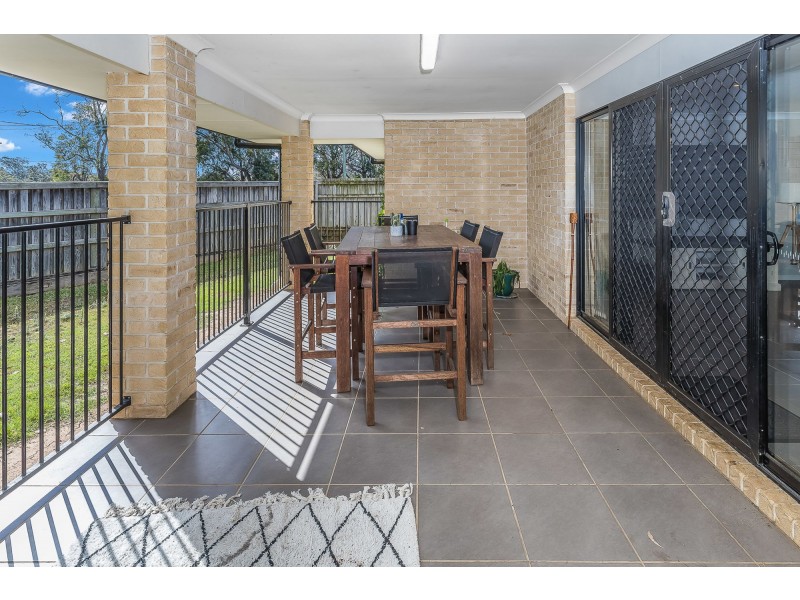 8 Gatsby Court, Kallangur QLD 4503