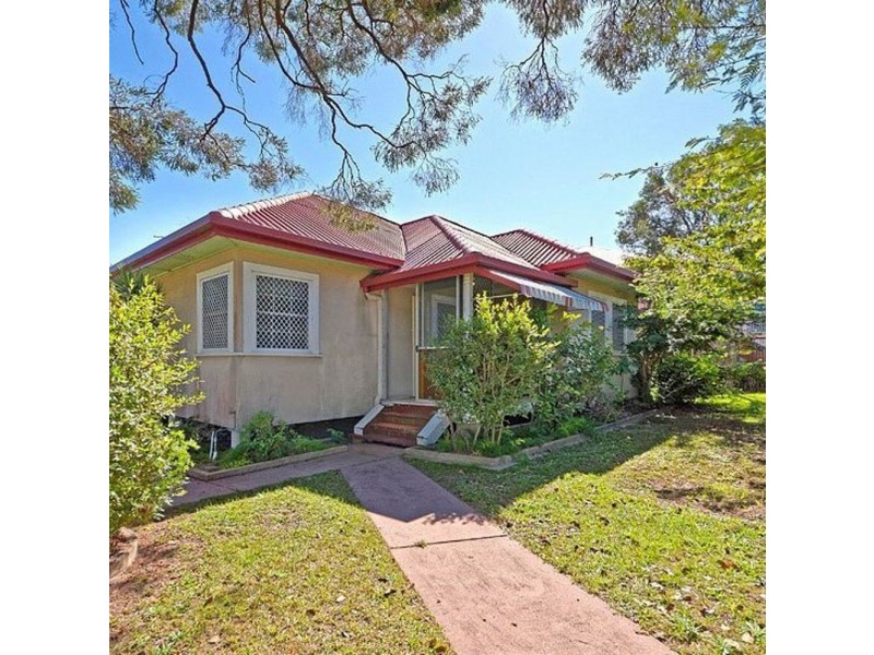 103 Oxley Avenue, Woody Point QLD 4019