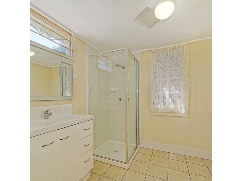103 Oxley Avenue, Woody Point QLD 4019
